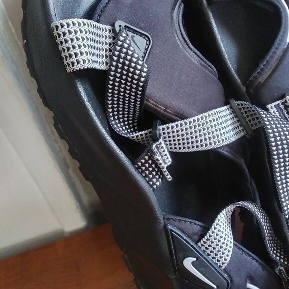 Nike Men\'s Oneonta Nike Trail Sandal Shoes Black/White sz USA 12/ EU 48